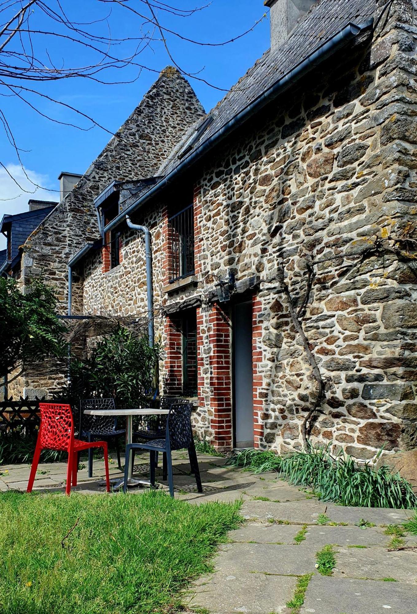 L'Auberge De La Porte Saint-Jouan-des-Guérets Dış mekan fotoğraf
