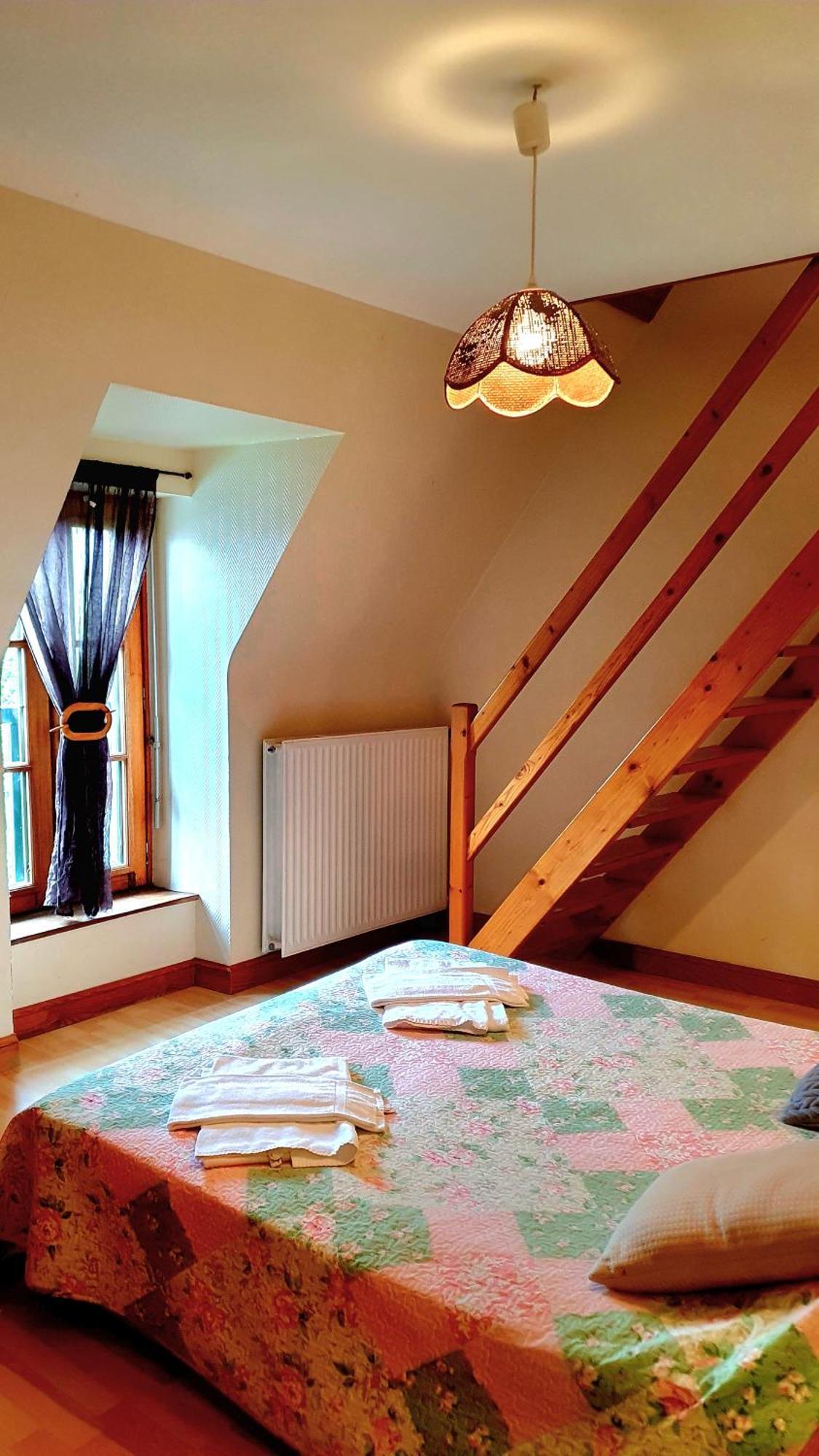 L'Auberge De La Porte Saint-Jouan-des-Guérets Oda fotoğraf
