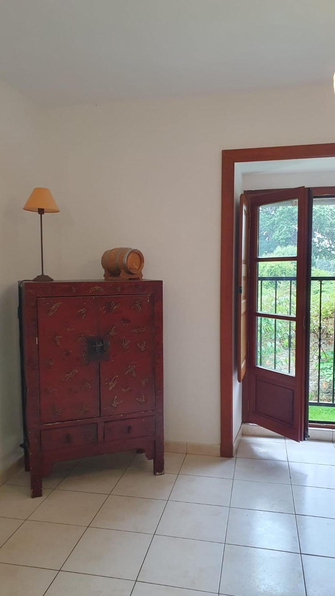 L'Auberge De La Porte Saint-Jouan-des-Guérets Oda fotoğraf